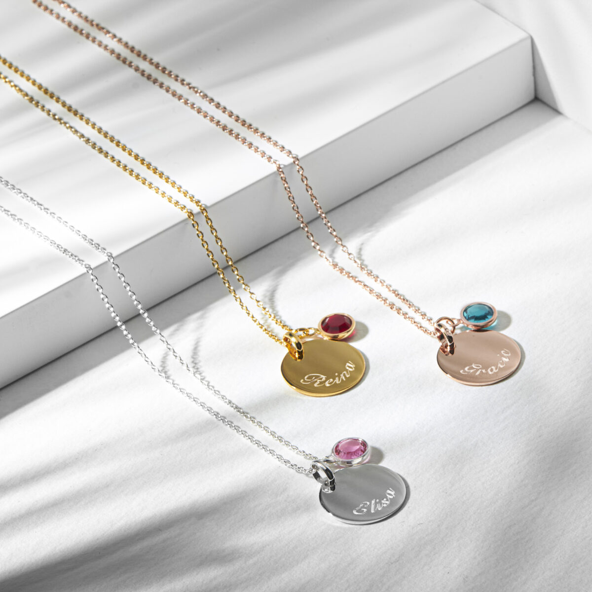 Verižica Medalion z imenom birthstone Ela