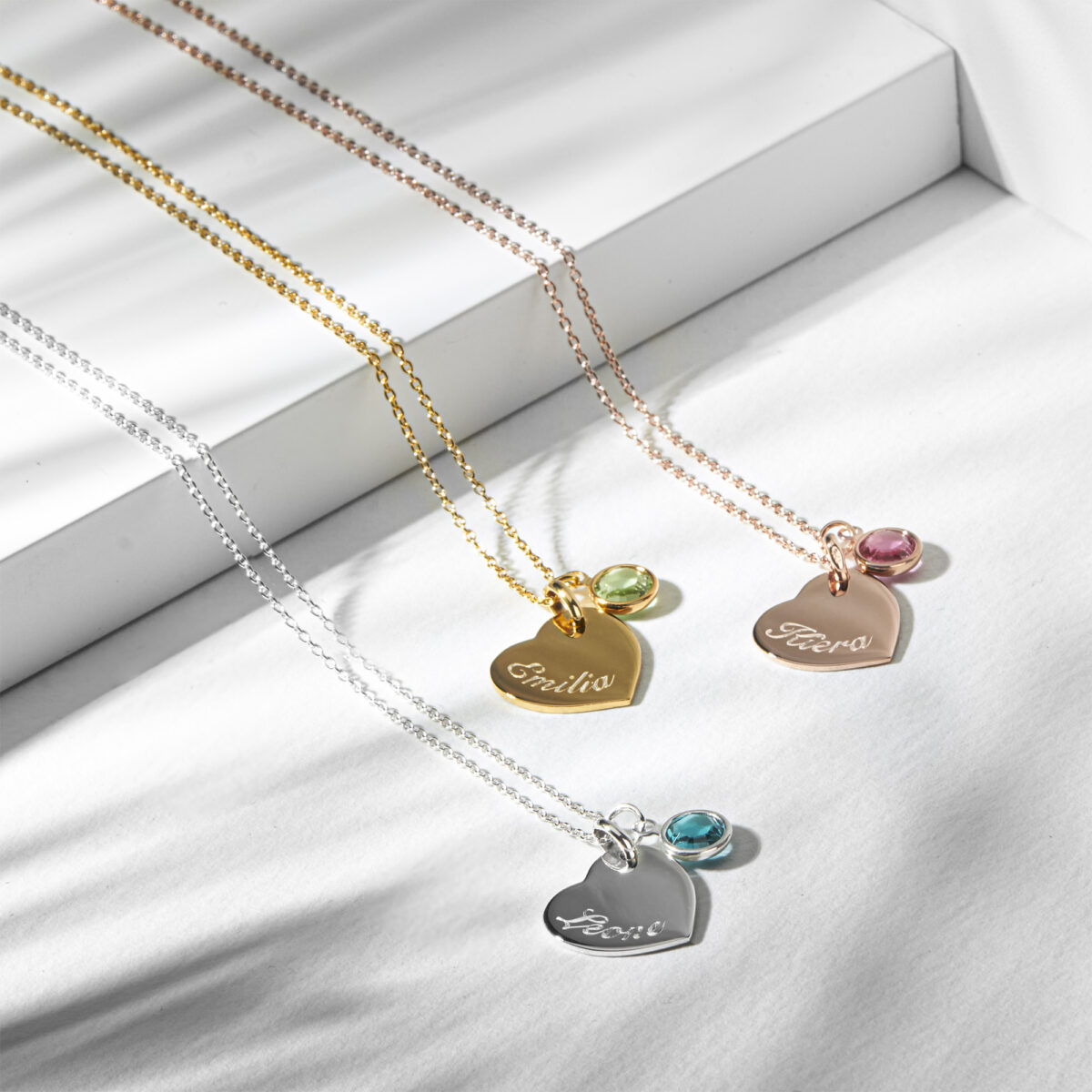 Verižica Srce z imenom birthstone Ela