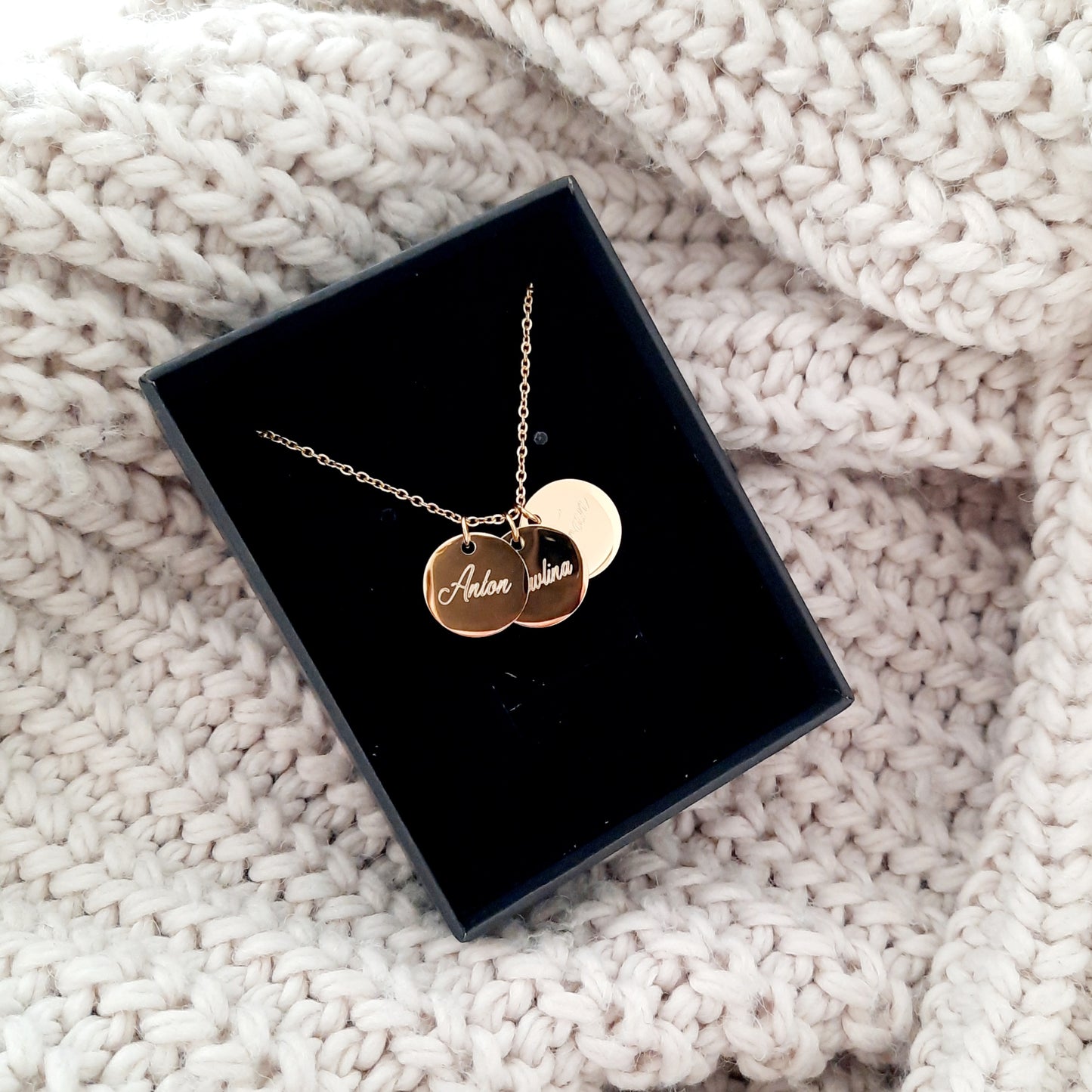 Verižica Medalion z imenom Sia